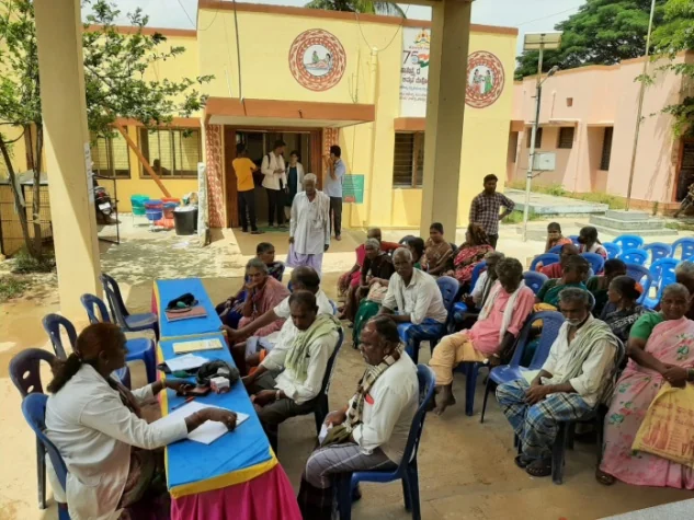 A Karnataka Cancer Society community screening outreach gathering